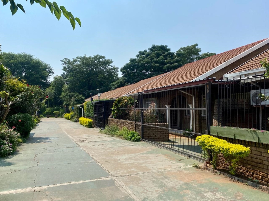 2 Bedroom Property for Sale in Lower Bo-dorp North West